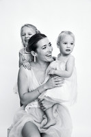 mother-and-two-daughters-studio-photoshoot-sydney-raiynekim (6)