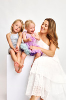 mother-and-two-daughters-studio-photoshoot-sydney-raiynekim (47)