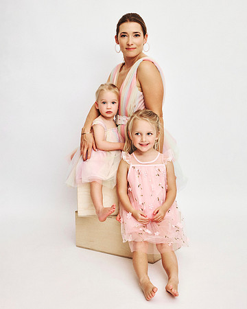 mother-and-two-daughters-studio-photoshoot-sydney-raiynekim (10)