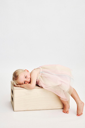 mother-and-two-daughters-studio-photoshoot-sydney-raiynekim (24)