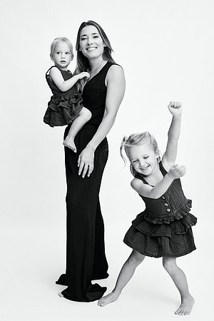 mother-and-two-daughters-studio-photoshoot-sydney-raiynekim (38)