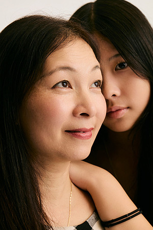 mother-and-daughter-portrait-sydney-raiynekim (1)